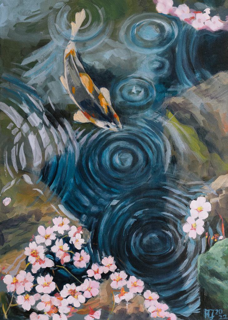 Blüten im Wasser mit Koi